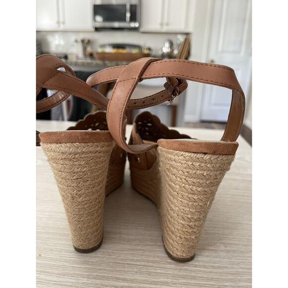 Marc Fisher Hata Wedge Espadrille Sandals‎ Brown Suede Laser Cut Studded Size 8 - Picture 3 of 5